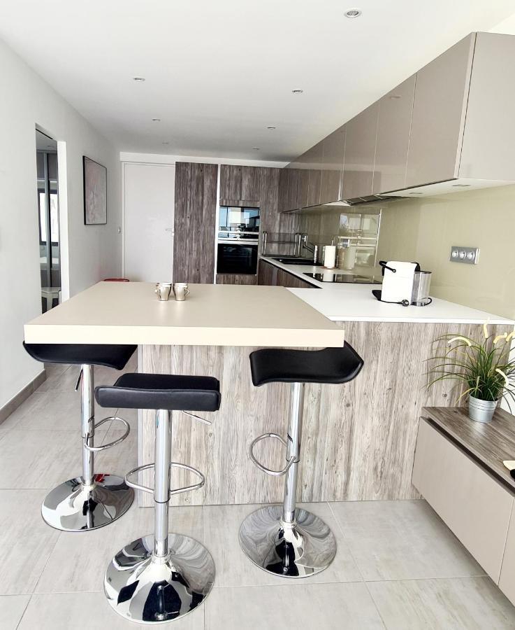 Magnifique Appartement Vue Mer - Grande Terrasse Et Piscine Bandol Exterior foto