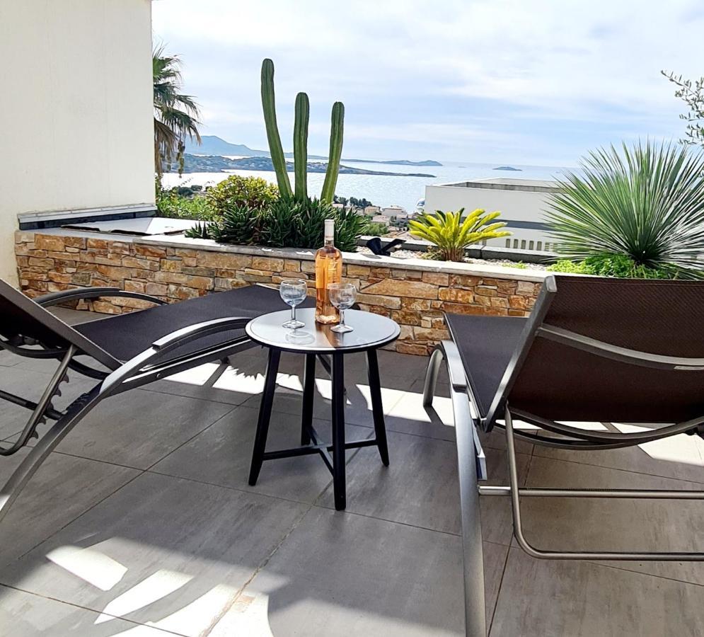 Magnifique Appartement Vue Mer - Grande Terrasse Et Piscine Bandol Exterior foto